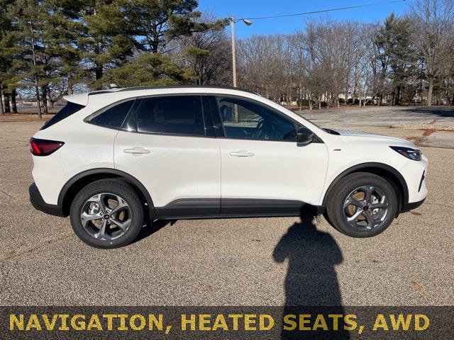 Photo of 2025 Star White Metallic Tri-Coat Ford Escape