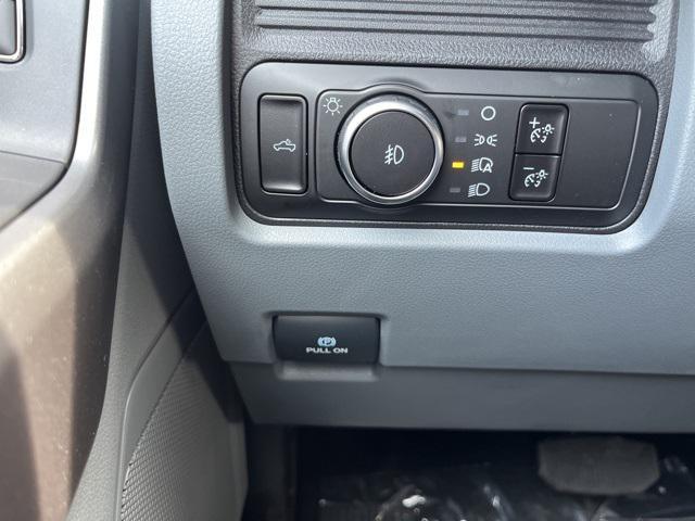 Photo of 2026 Oxford White Ford F-250