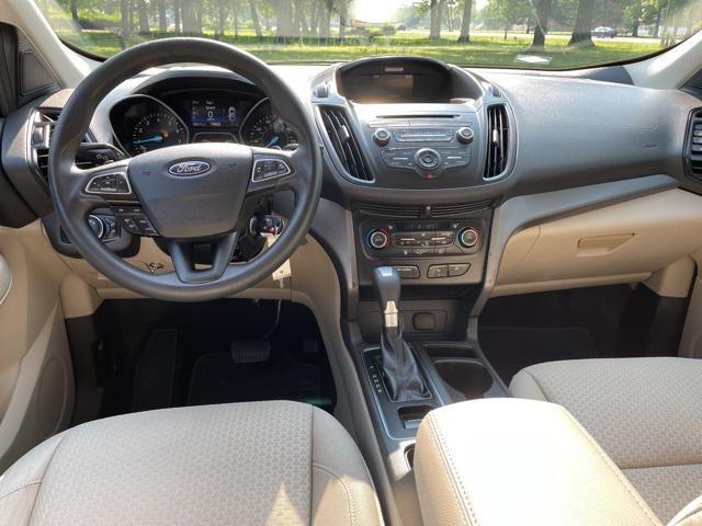 Photo of 2017 Oxford White Ford Escape