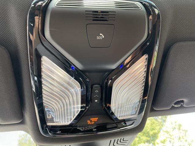 Photo of 2019 Alpine White BMW 530