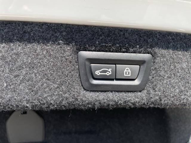 Photo of 2019 Alpine White BMW 530