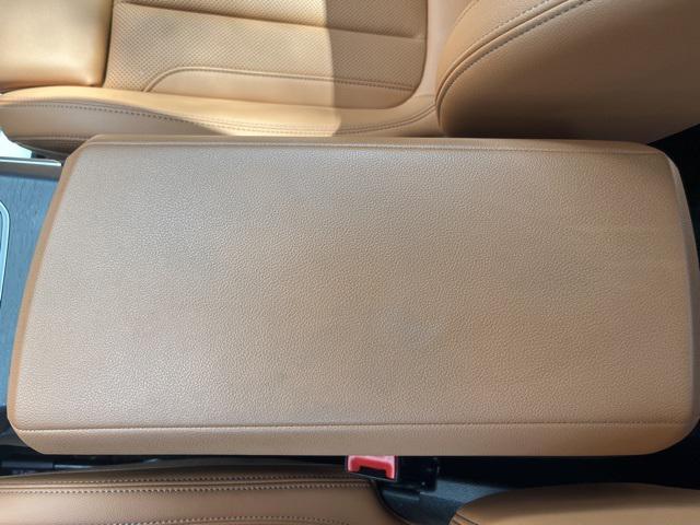 Photo of 2023 Alpine White BMW 330e