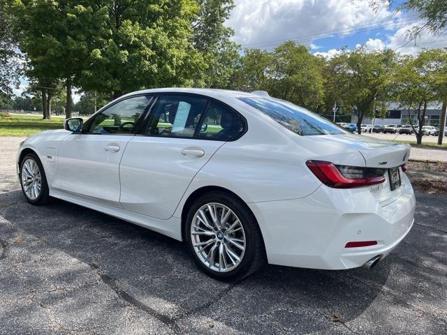 Photo of 2023 Alpine White BMW 330e