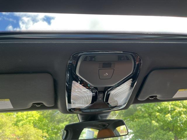 Photo of 2023 Alpine White BMW 330e