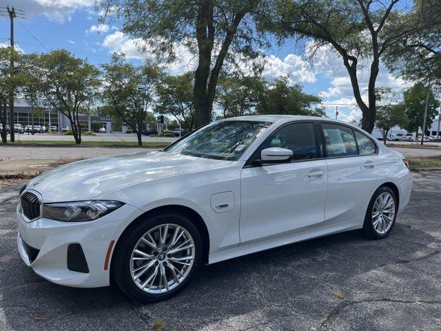 Photo of 2023 Alpine White BMW 330e