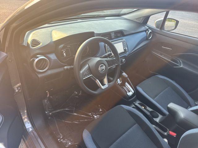 Photo of 2025 Gun Metallic Nissan Versa