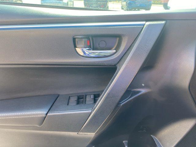 Photo of 2015 Blue Toyota Corolla