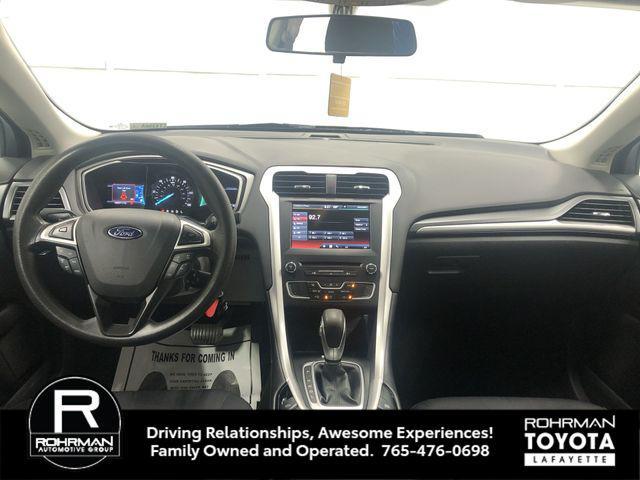 Photo of 2016 MAGNETIC METALLIC Ford Fusion Hybrid