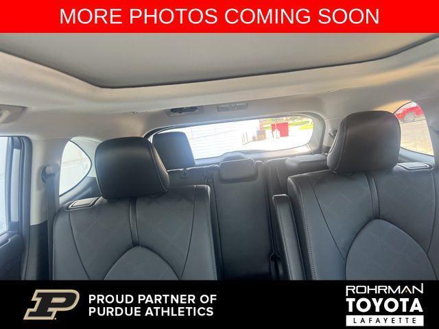 Photo of 2021 Celestial Silver Metallic Toyota Highlander Hybrid