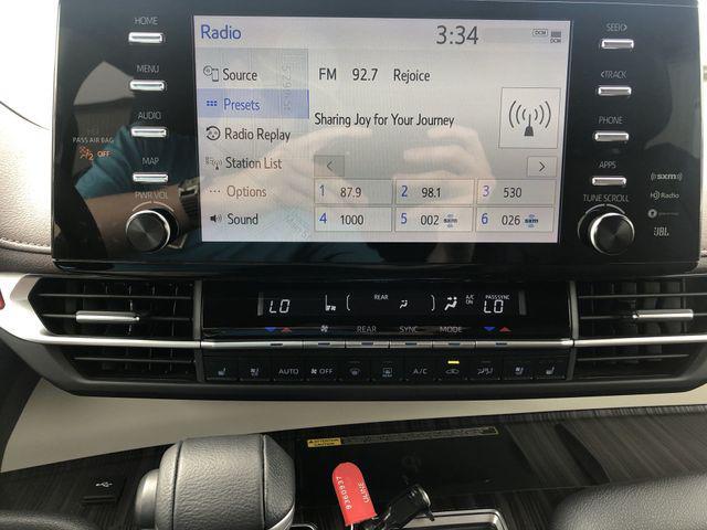 Photo of 2023 Midnight Black Metallic Toyota Sienna
