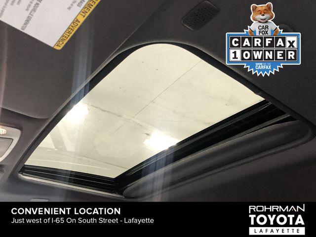 Photo of 2023 Midnight Black Metallic Toyota Sienna