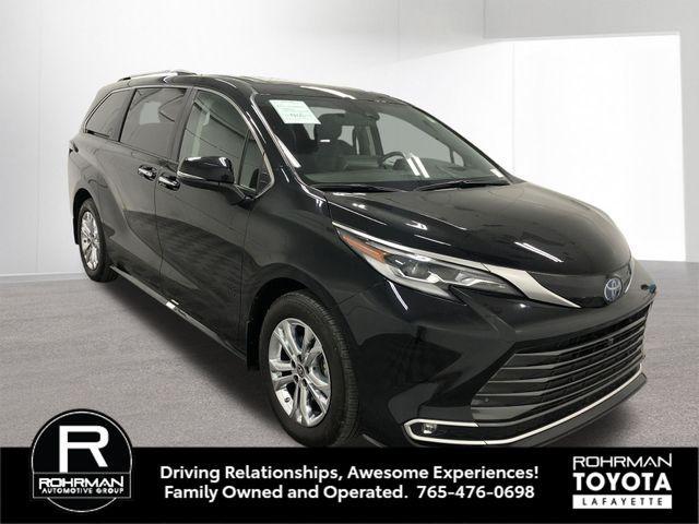 Photo of 2023 Midnight Black Metallic Toyota Sienna
