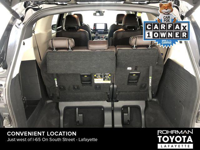 Photo of 2023 Midnight Black Metallic Toyota Sienna