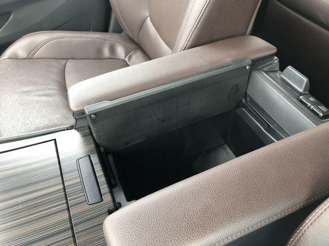 Photo of 2023 Midnight Black Metallic Toyota Sienna