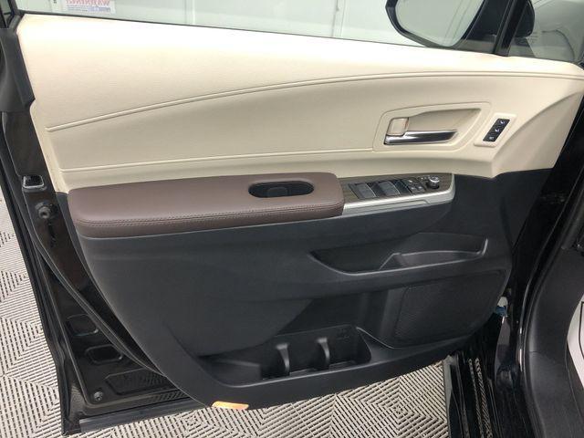Photo of 2023 Midnight Black Metallic Toyota Sienna