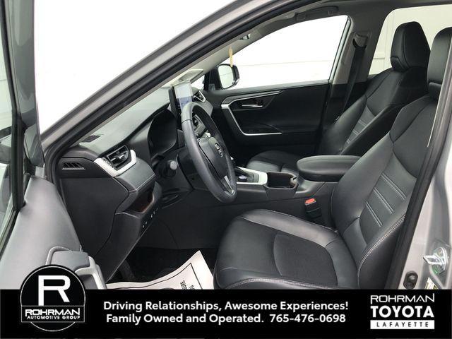 Photo of 2023 Silver Sky Metallic Toyota RAV4