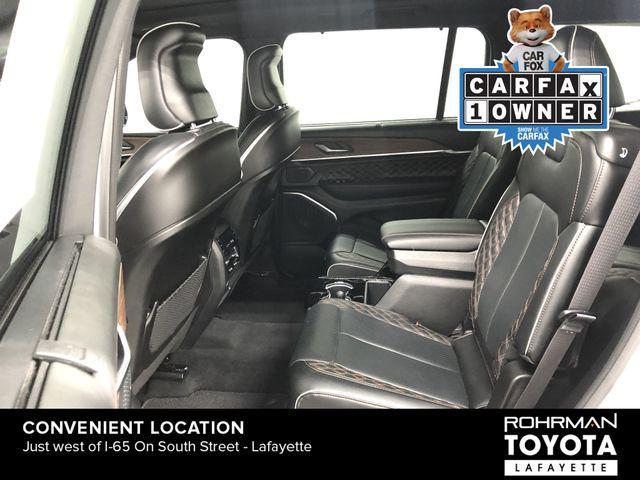 Photo of 2025 Bright White Clearcoat Jeep Grand Cherokee L