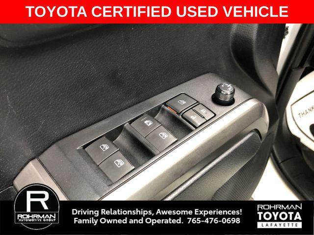 Photo of 2019 Super White Toyota Tacoma