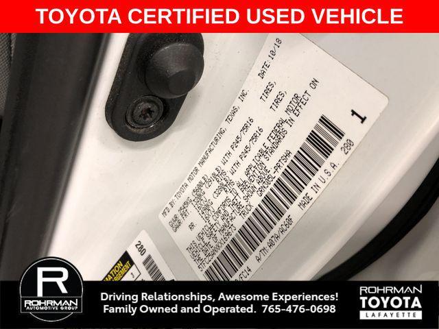 Photo of 2019 Super White Toyota Tacoma