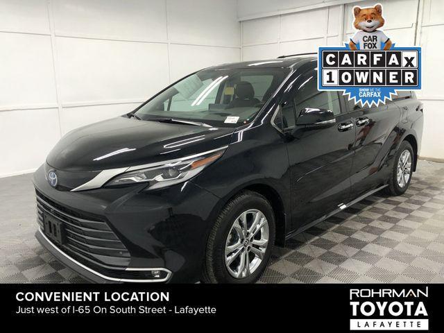 Photo of 2023 Midnight Black Metallic Toyota Sienna