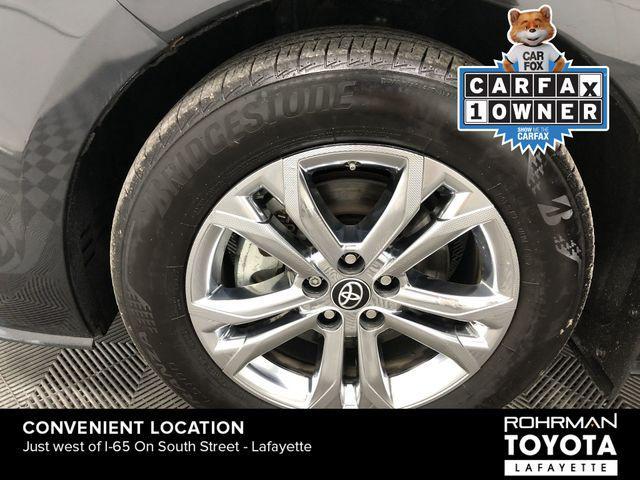 Photo of 2023 Midnight Black Metallic Toyota Sienna