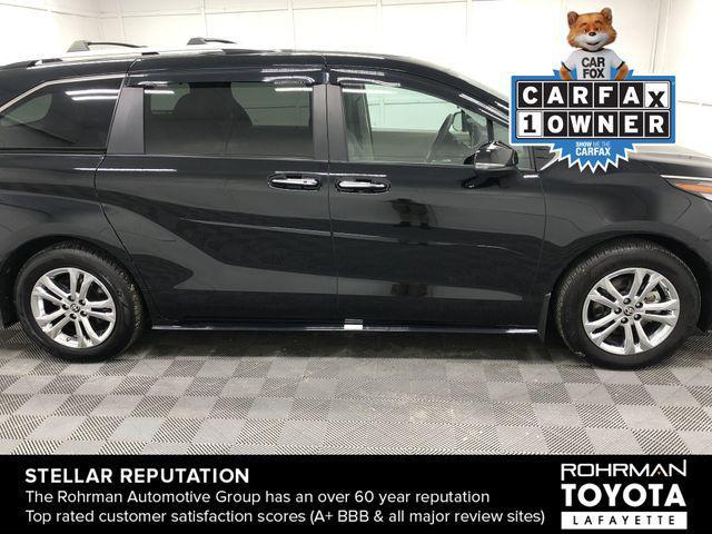 Photo of 2023 Midnight Black Metallic Toyota Sienna