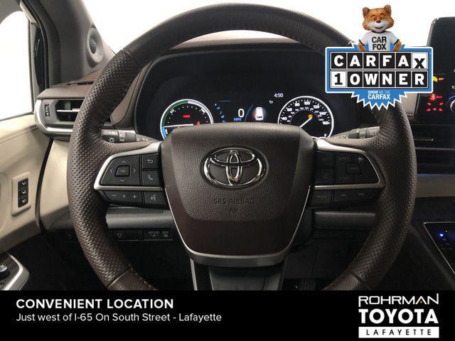 Photo of 2023 Midnight Black Metallic Toyota Sienna