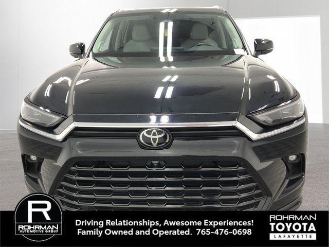 Photo of 2024 Midnight Black Metallic Toyota Grand Highlander