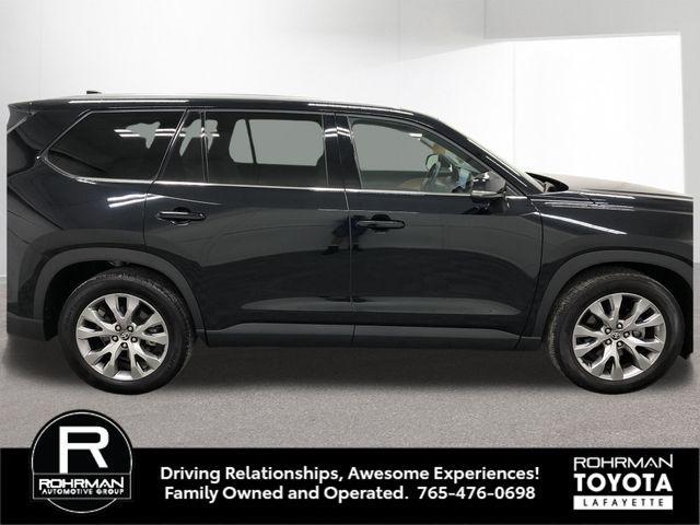 Photo of 2024 Midnight Black Metallic Toyota Grand Highlander