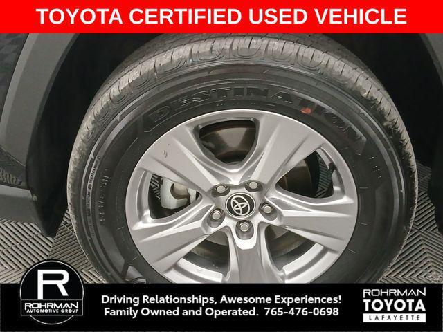 Photo of 2022 Midnight Black Metallic Toyota RAV4
