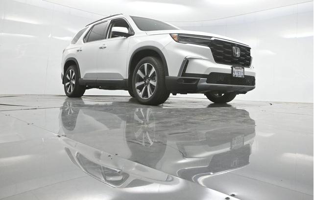 Photo of 2024 Platinum White Pearl Honda Pilot