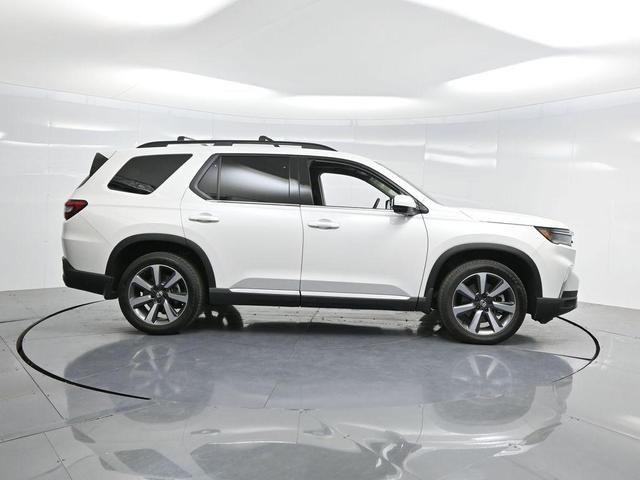 Photo of 2024 Platinum White Pearl Honda Pilot