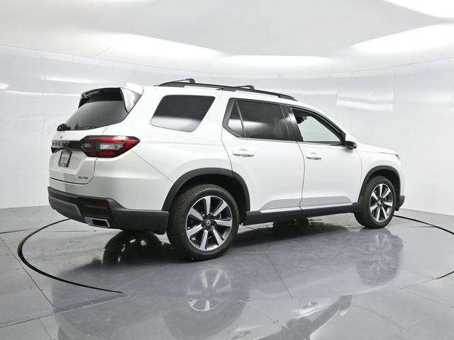 Photo of 2024 Platinum White Pearl Honda Pilot