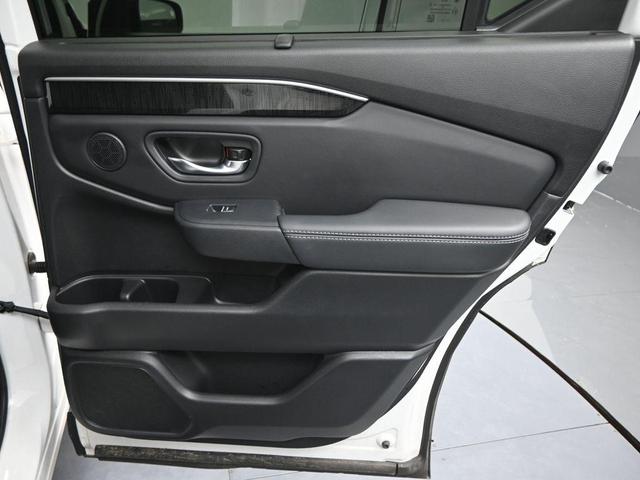 Photo of 2024 Platinum White Pearl Honda Pilot