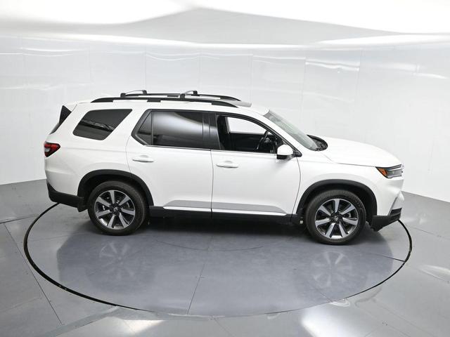 Photo of 2024 Platinum White Pearl Honda Pilot