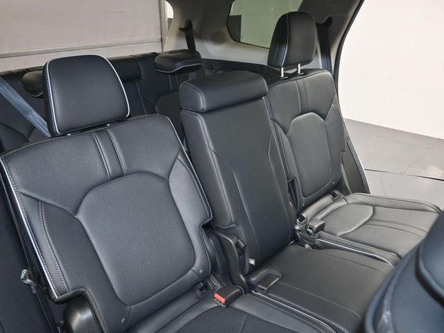 Photo of 2024 Platinum White Pearl Honda Pilot
