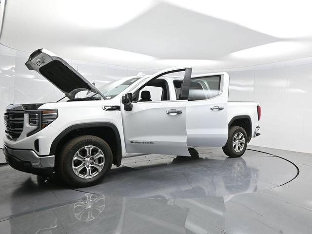 Photo of 2024 Summit White GMC Sierra 1500