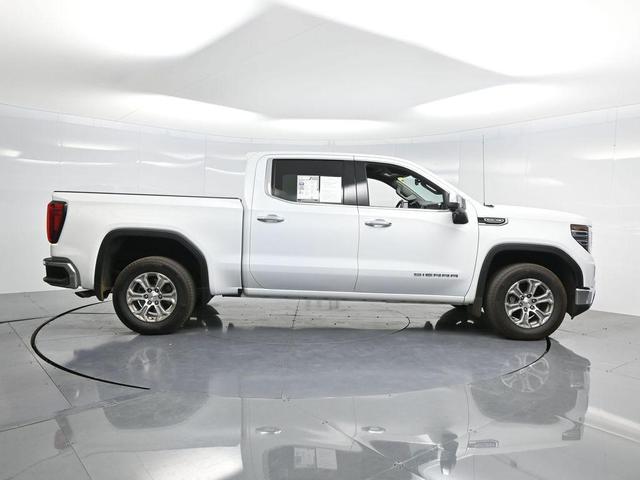 Photo of 2024 Summit White GMC Sierra 1500
