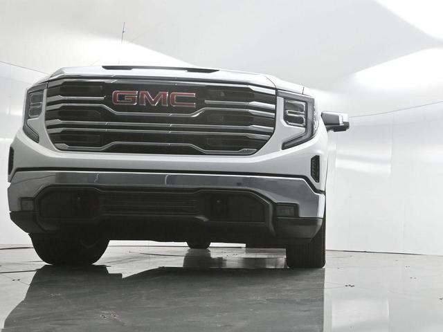 Photo of 2024 Summit White GMC Sierra 1500