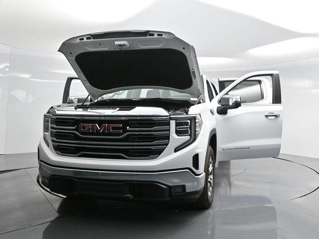 Photo of 2024 Summit White GMC Sierra 1500