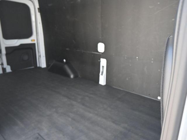 Photo of 2023 OXFORD WHITE Ford Transit-250