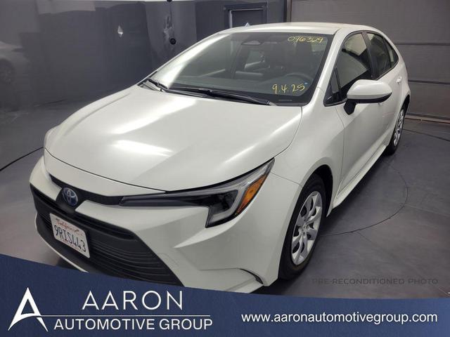 Photo of 2025 Wind Chill Pearl Toyota Corolla Hybrid