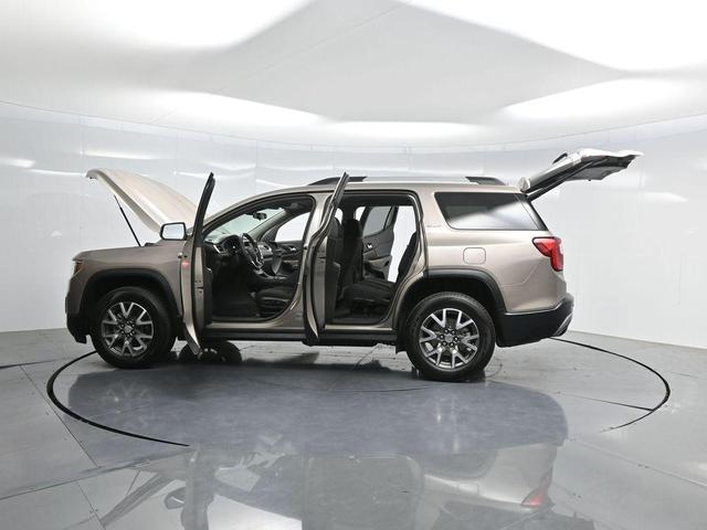Photo of 2022 Light Stone Metallic GMC Acadia