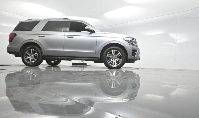 Photo of 2024 ICONIC SILVER METALLIC Ford Expedition