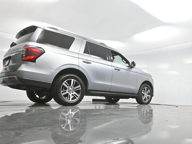 Photo of 2024 ICONIC SILVER METALLIC Ford Expedition
