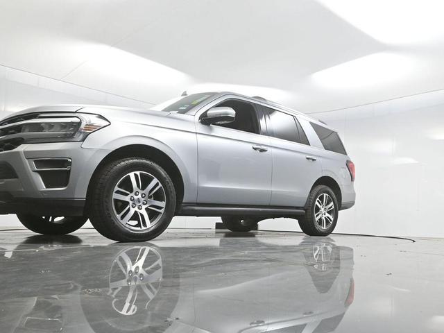 Photo of 2024 ICONIC SILVER METALLIC Ford Expedition