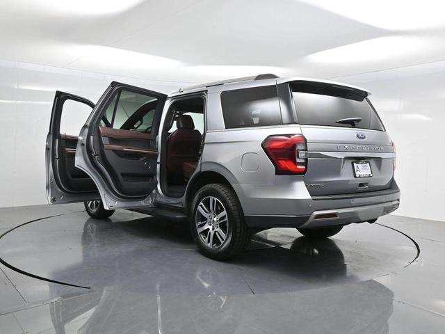 Photo of 2024 ICONIC SILVER METALLIC Ford Expedition