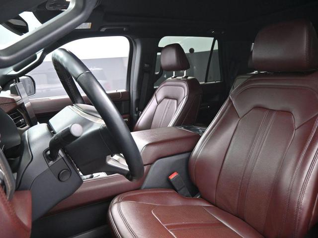Photo of 2024 ICONIC SILVER METALLIC Ford Expedition