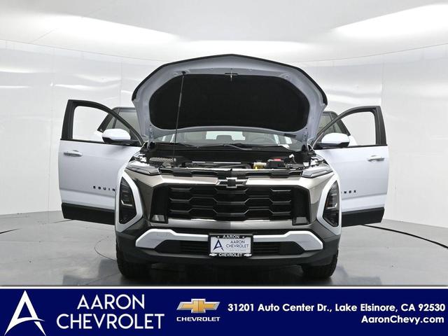 Photo of 2026 Polar White Tricoat Chevrolet Equinox