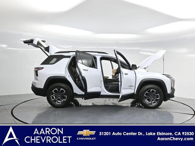 Photo of 2026 Polar White Tricoat Chevrolet Equinox